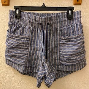 Athleta Cabo linen shorts- size 4